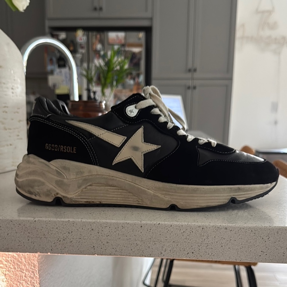 Golden Goose Black and White Men's Sneakers - Picture 3 of 6